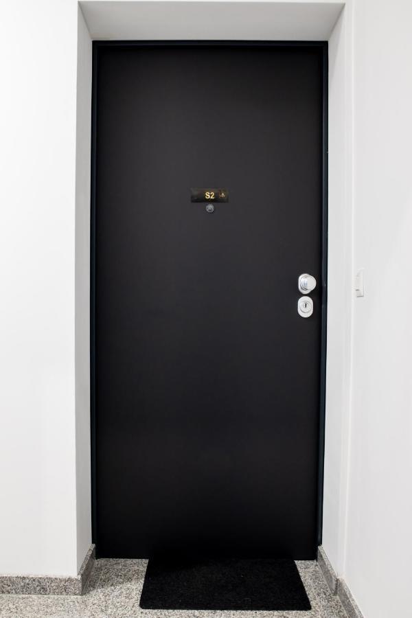 Hugo Apartment *