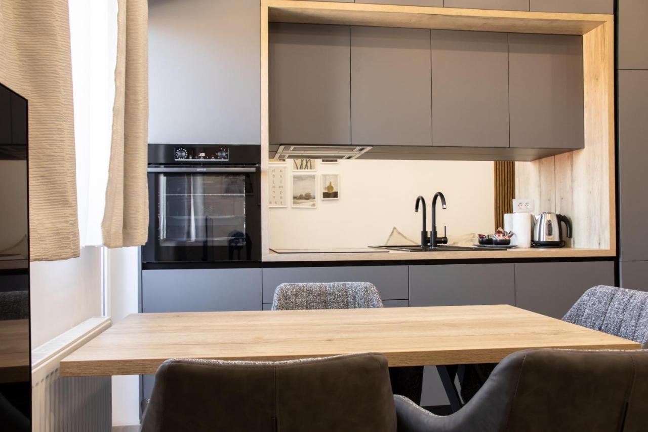 Hugo Apartment