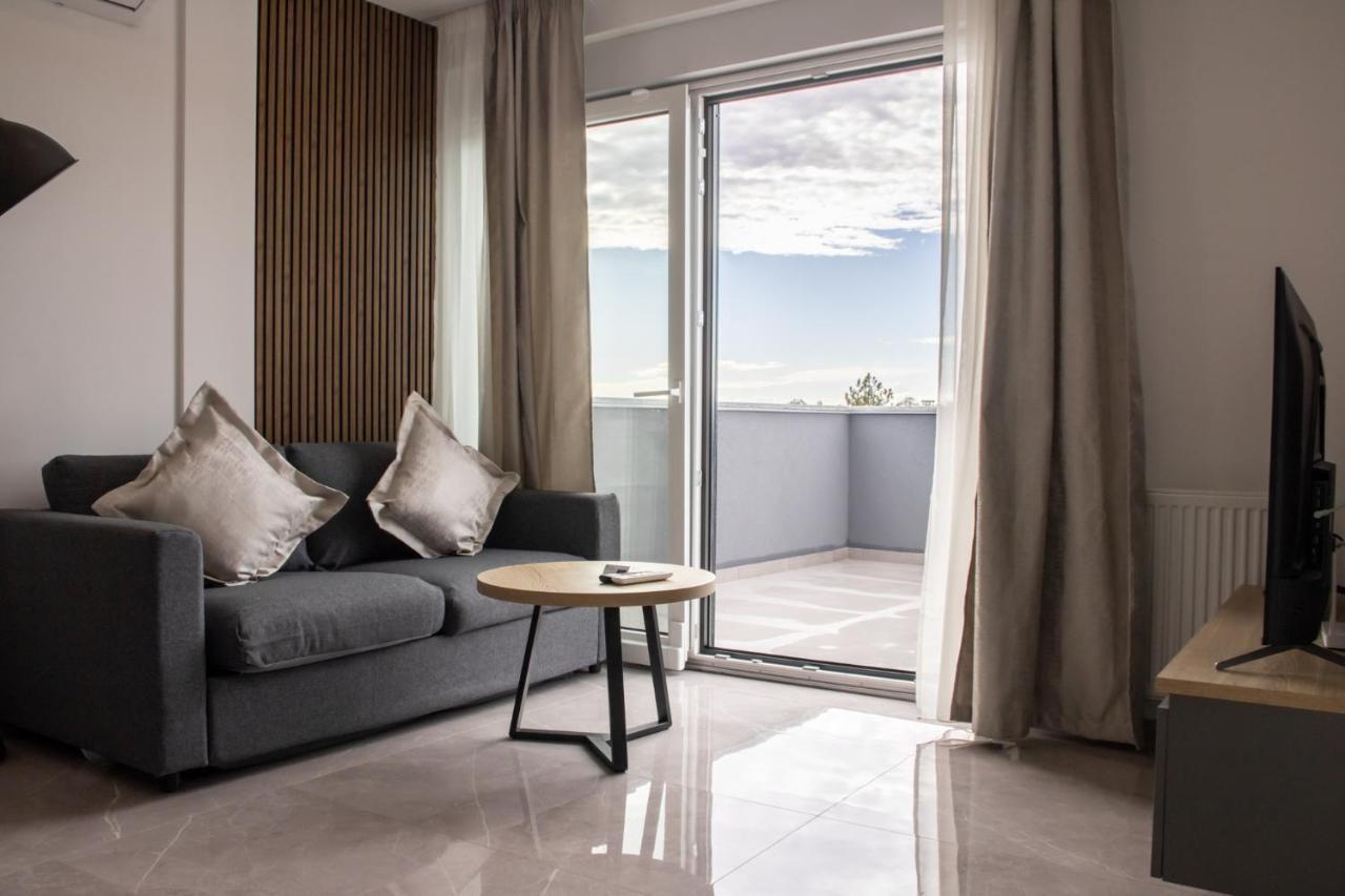 Hugo Apartment *