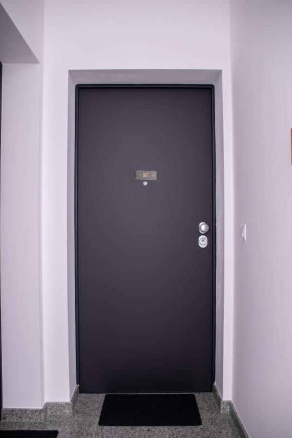 Hugo Apartment *