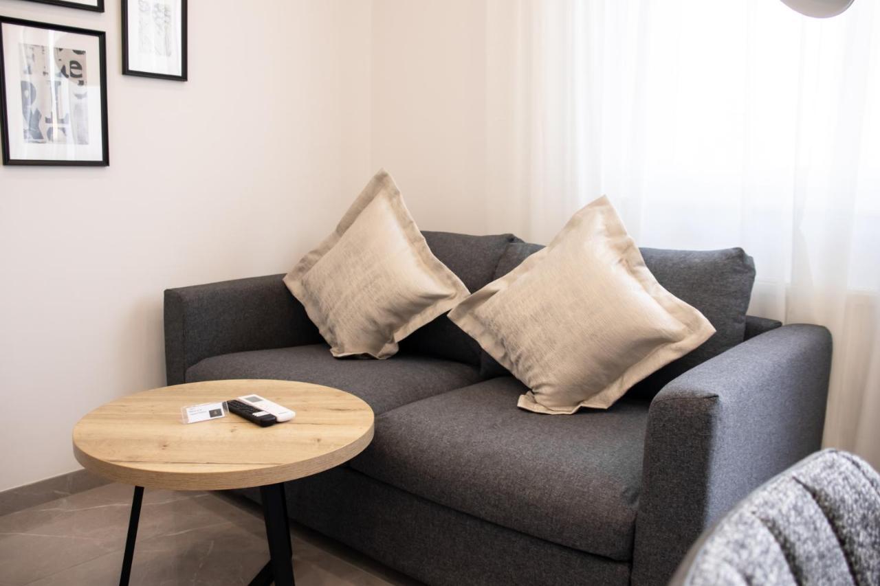 Hugo Apartment